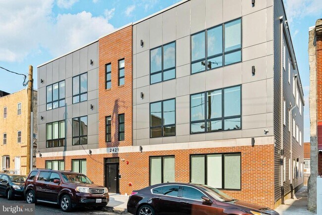 Building Photo - 2421 N Mascher St