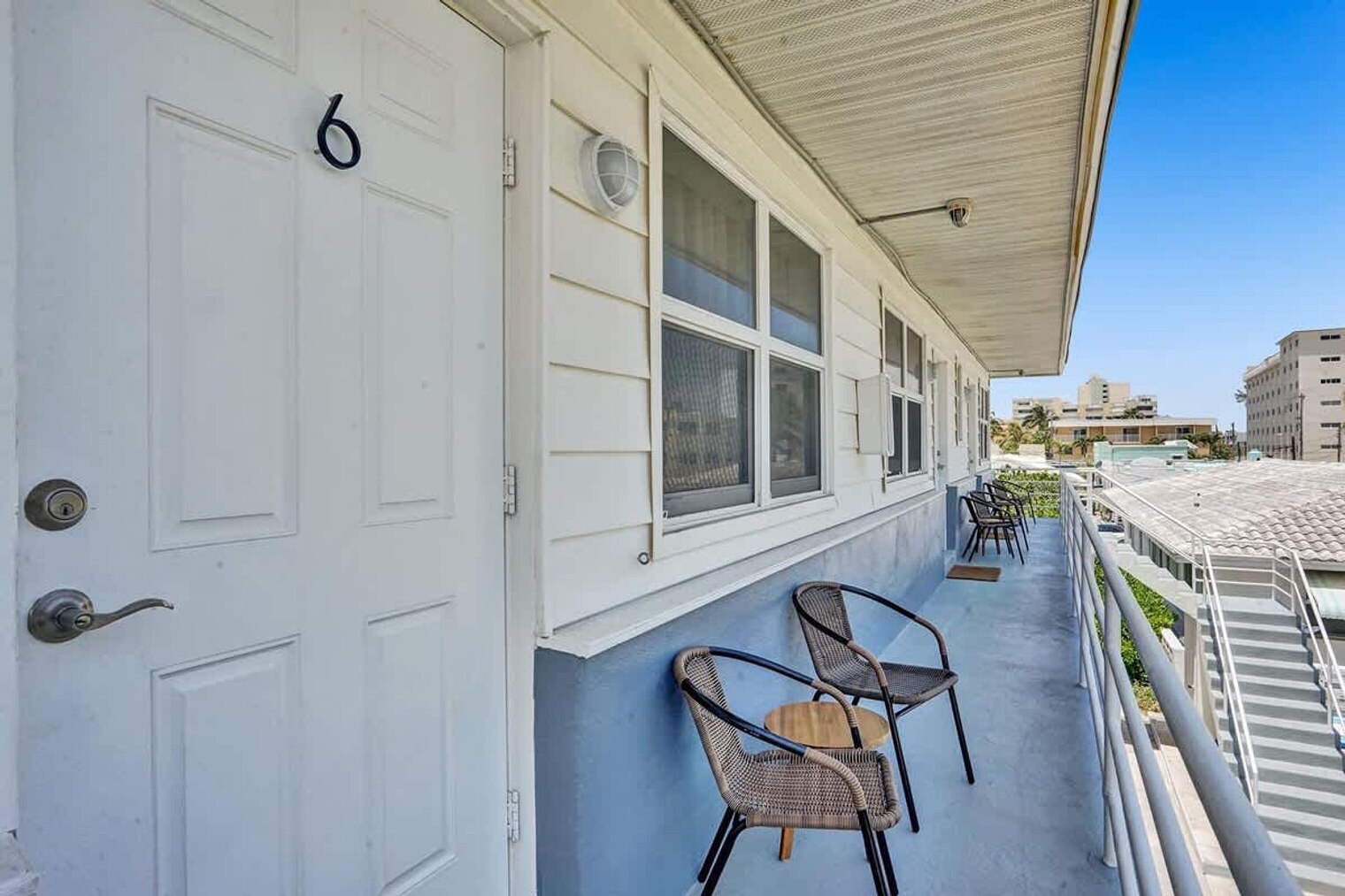 Building Photo - 810 S Surf Rd