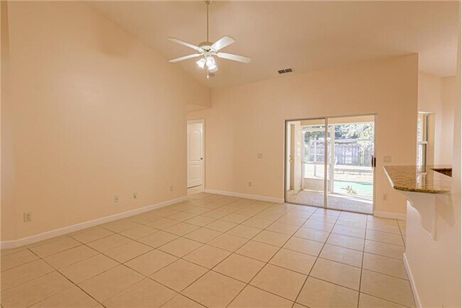 Building Photo - 920 SW Capri St