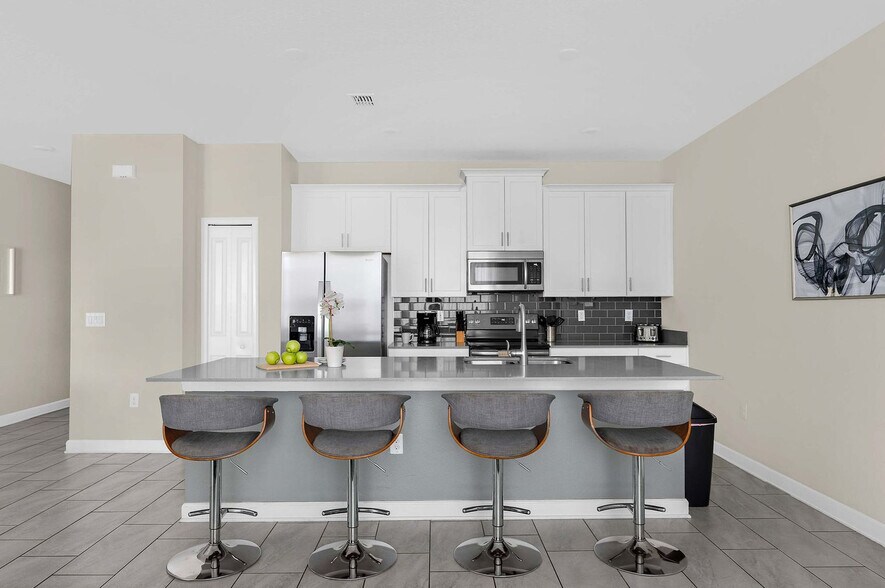 Building Photo - 8969 Stinger Dr