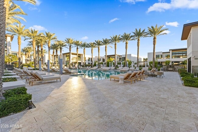 Building Photo - 6587 N Palmeraie Blvd