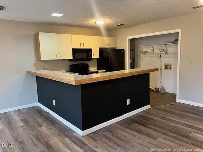 Building Photo - 2 Bedroom 2 Bath Condo