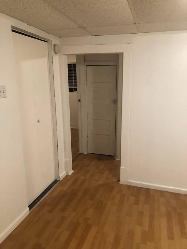 Building Photo - 2-602 Locust Ave