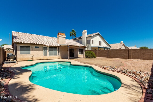 Building Photo - 2243 E Edna Ave