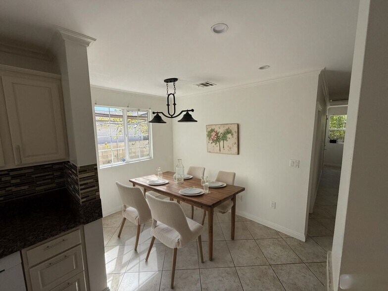 Building Photo - 1838 Glenwood Rd