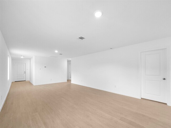 Building Photo - 106 Nicholas Rd