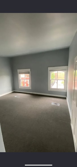 Building Photo - 11 2nd St