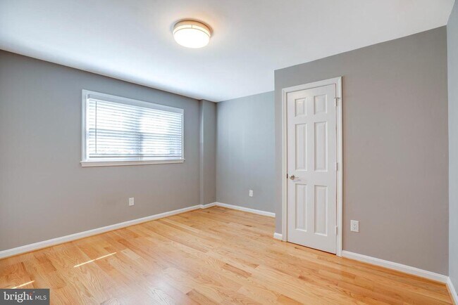 Building Photo - 1208 Forestwood Dr