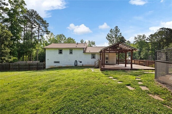 Building Photo - 387 Pine Acres Dr
