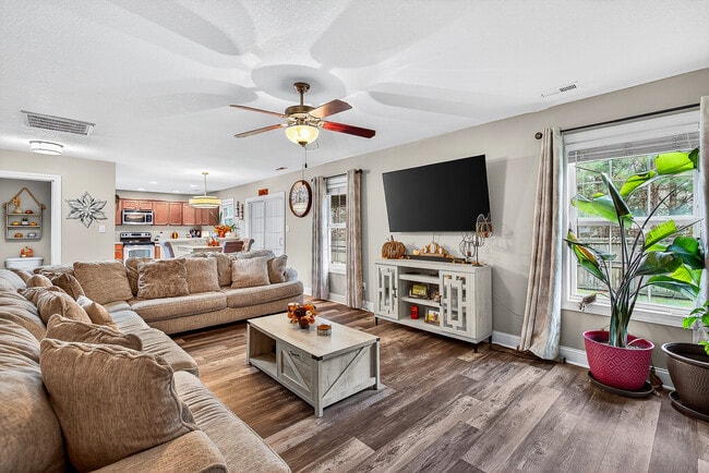 Building Photo - 307 Brunswick Dr