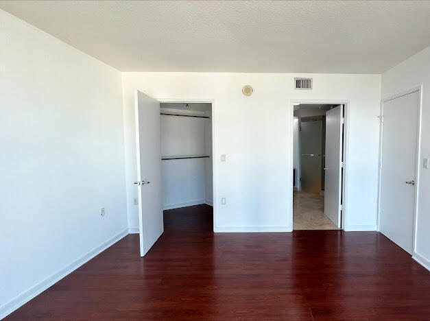 Building Photo - 200 Sunny Isles Blvd