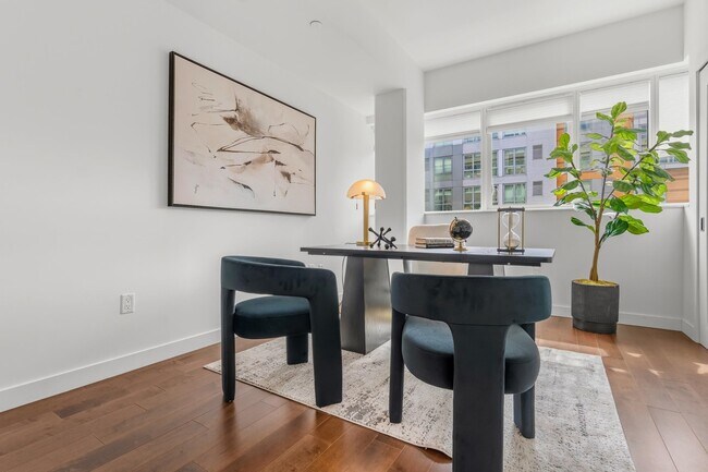 Building Photo - 800 AVENUE AT Port