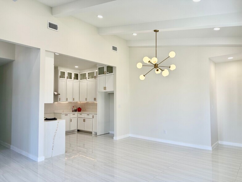 Building Photo - 6108 Mackenna Dr