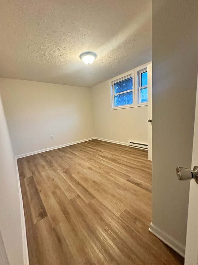 Building Photo - Apartment for Rent