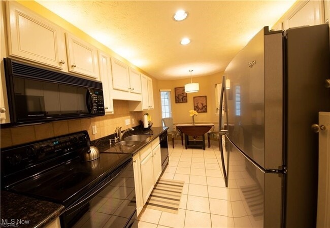 Building Photo - 2042 W Reserve Cir