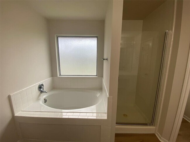 Building Photo - 5638 Sequin Dr