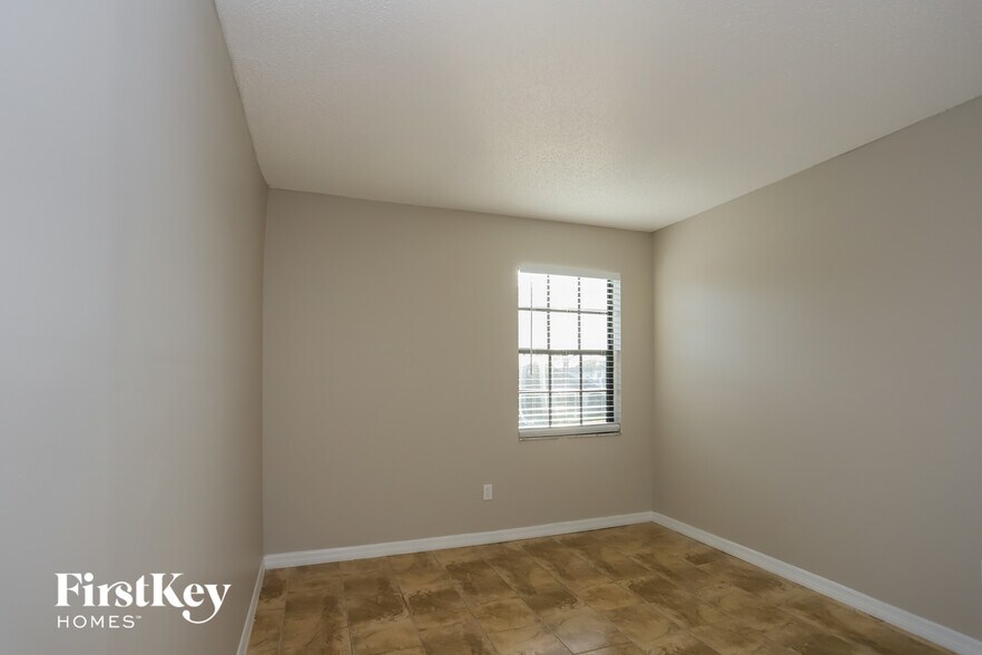 Building Photo - 1503 Chepacket St