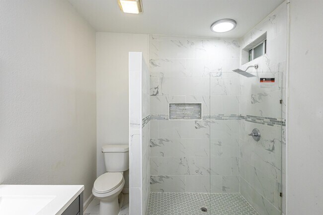 Building Photo - 1420 Corpus Christi St