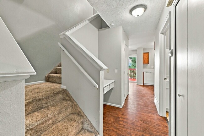 Building Photo - 2027 Bristlecone Dr