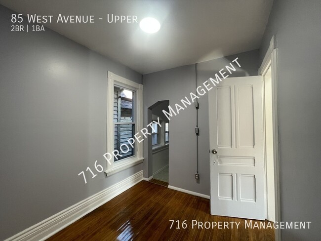 Building Photo - Charming, Fully Rehabbed 2 BR Apartment in...