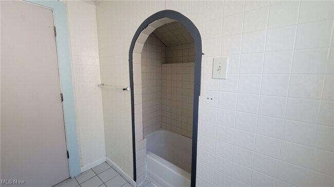 Building Photo - 3334 W 129th St