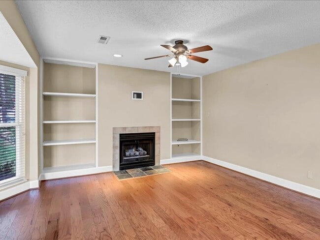 Building Photo - 1016 Montgomery Ct