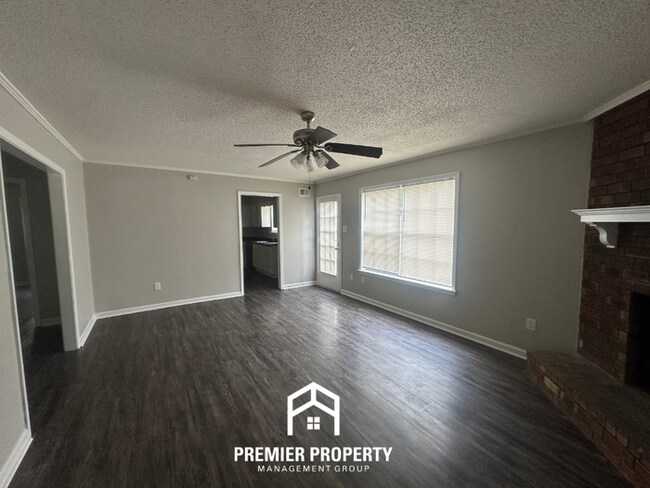 Building Photo - Modern 3BR/2BA Bartlett Area Home | Brick Fireplace & Spacious Fenced Yard