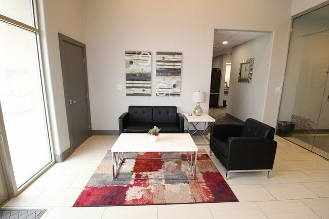 Building Photo - 418 Village Dr