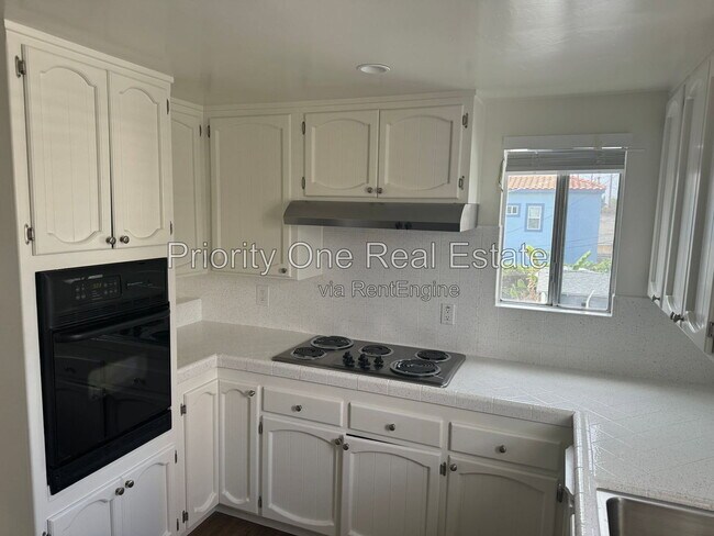 Building Photo - 4476 33rd Pl