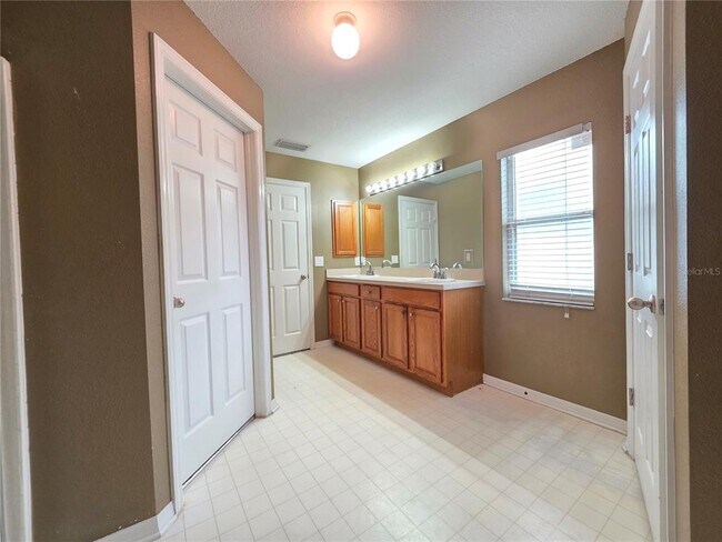 Building Photo - 2789 Coolidge Ave