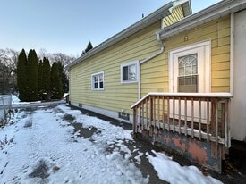 Building Photo - 715 Rear Mabel St