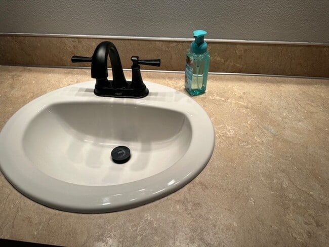 Building Photo - 223 Pioneer Dr