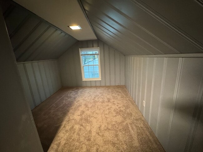 Building Photo - 308 Graves Dr