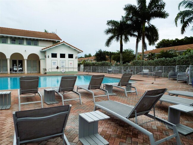 Building Photo - 2363 SE 11th St