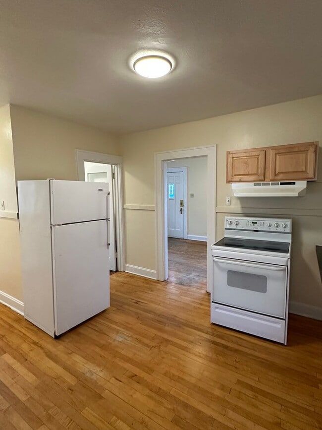 Building Photo - 1312/1316 Duplex