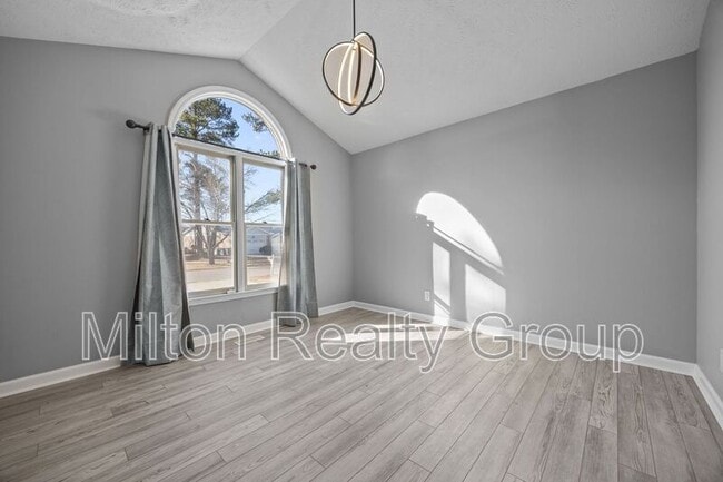 Building Photo - 4320 Falls Dr