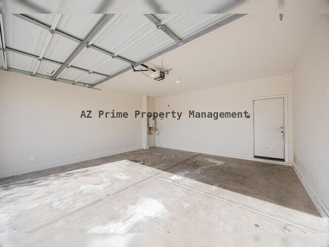 Building Photo - 43606 Juniper Ave