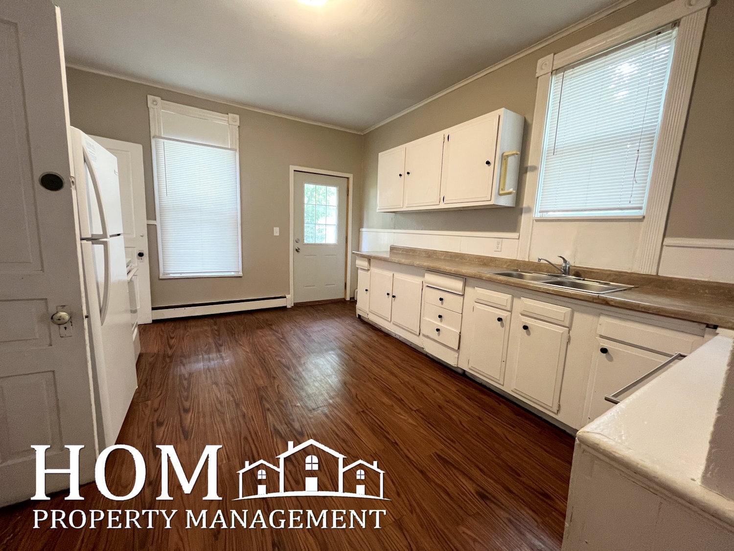 Building Photo - 229 Center St