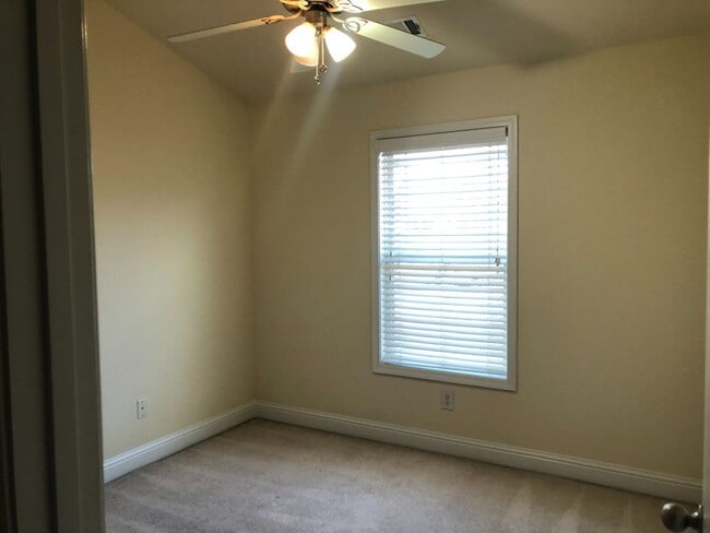 Building Photo - PRE-LEASING FOR AUGUST 2026!