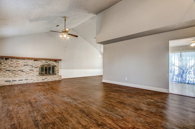 Building Photo - 5100 Melody Ct