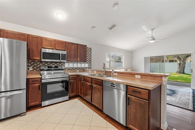 Building Photo - 2743 Stanwood Dr