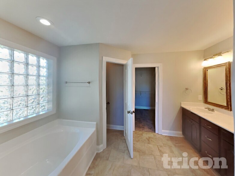 Building Photo - 2911 Wolves Trail