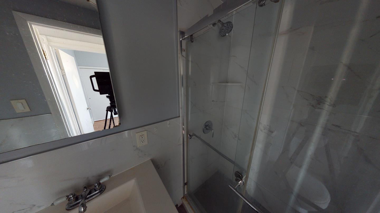 Building Photo - Beautifully renovated Bushwick apartment by A & L trains