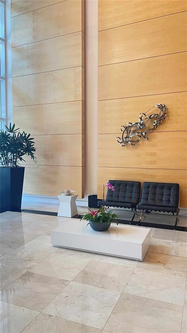 Building Photo - 350 NE 24th St