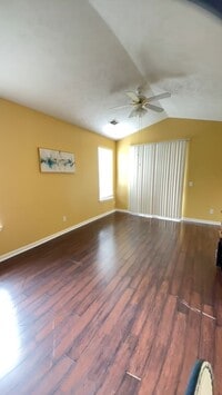 Building Photo - Special/REDUCED! First month free! Updated 2 bedroom/2 bath condo in River Oaks