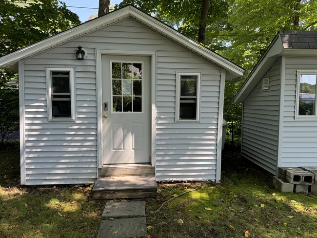 Laundry cottage - 9R Lake Dr