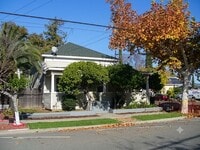 Building Photo - Charming 2-bedroom, 1-bath Home