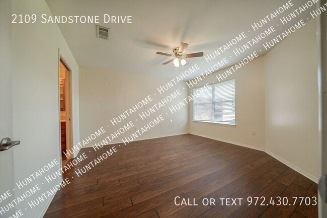 Building Photo - 2109 Sandstone Dr