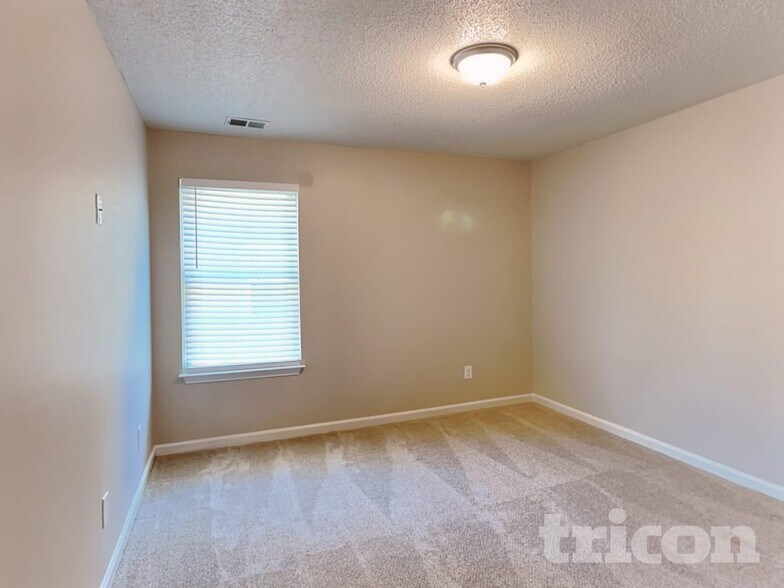 Building Photo - 14 Waterton Way