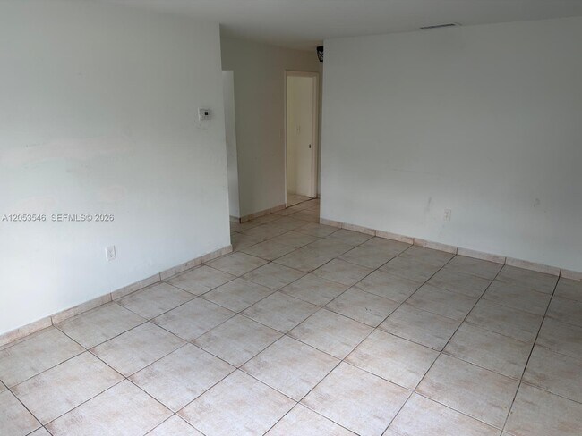 Building Photo - 6822 SW 130th Ave